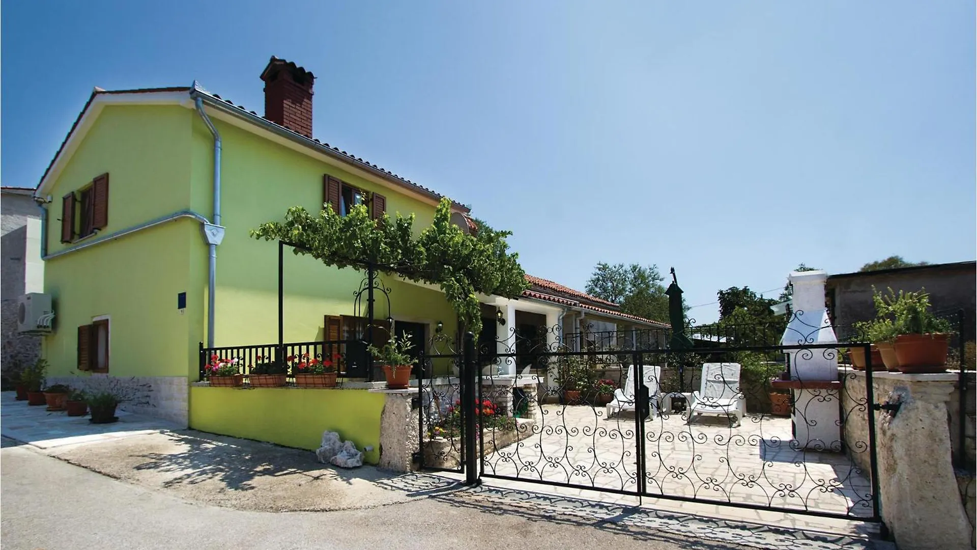 Gorgeous Home In Belavici With Kitchen Hreljici