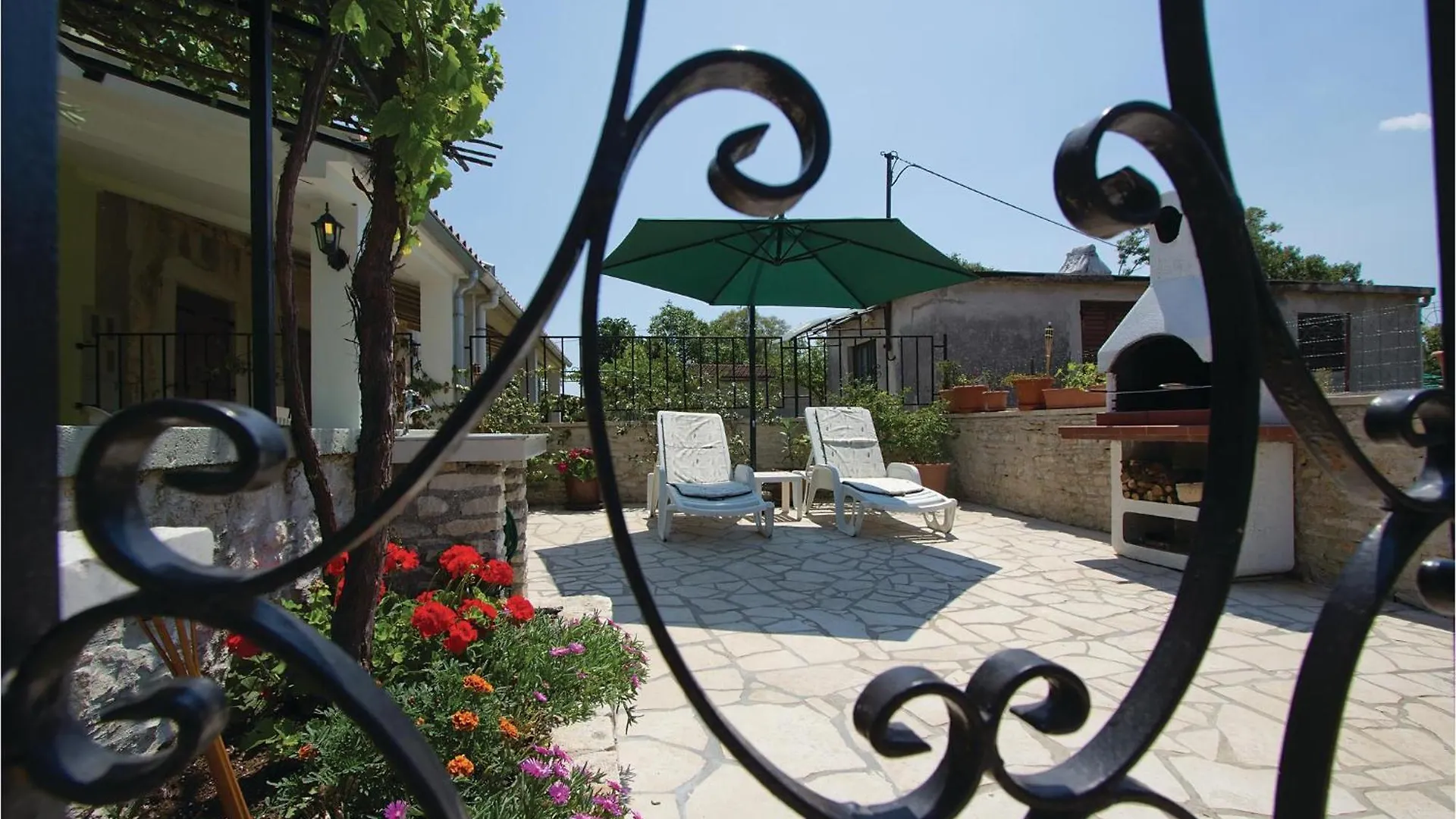 Holiday home Gorgeous Home In Belavici With Kitchen Hreljici