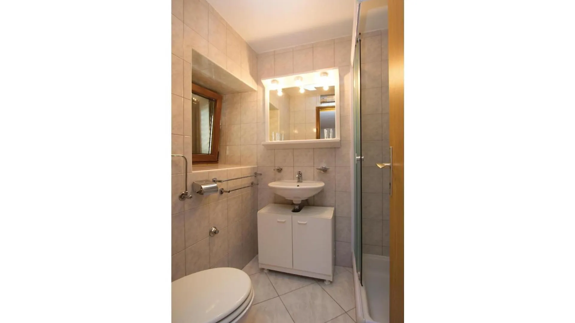 Holiday home Gorgeous Home In Belavici With Kitchen Hreljici