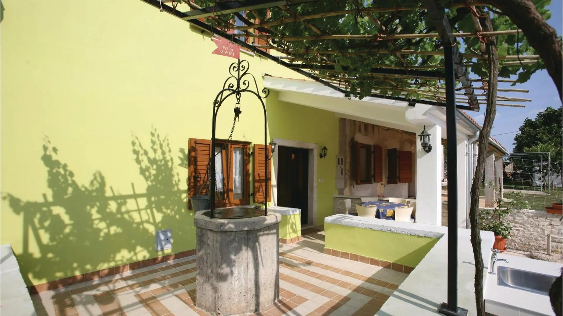 Gorgeous Home In Belavici With Kitchen Hreljici 0*,
